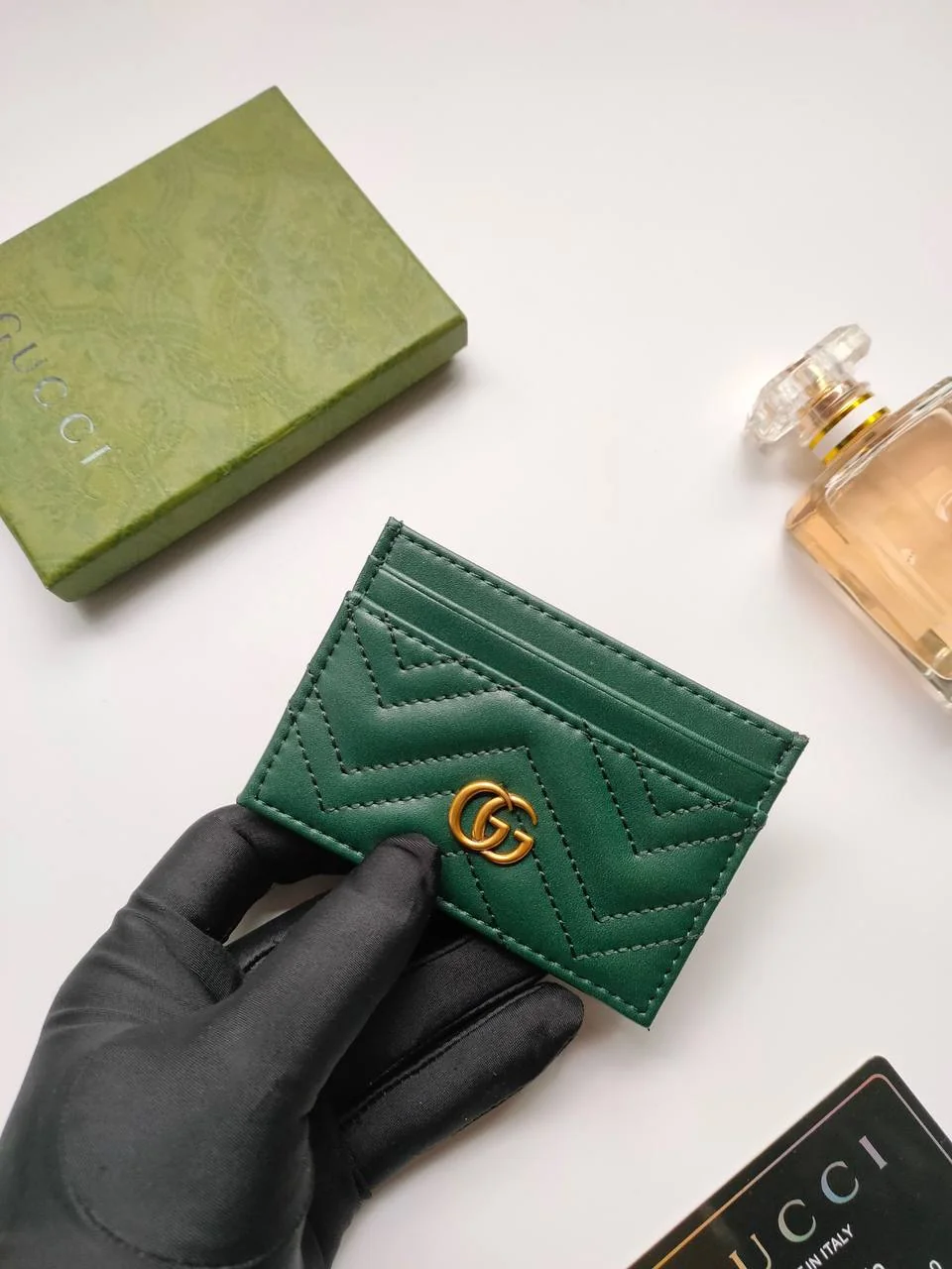 Жіночі картхолдери в різних кольорах - Gucci